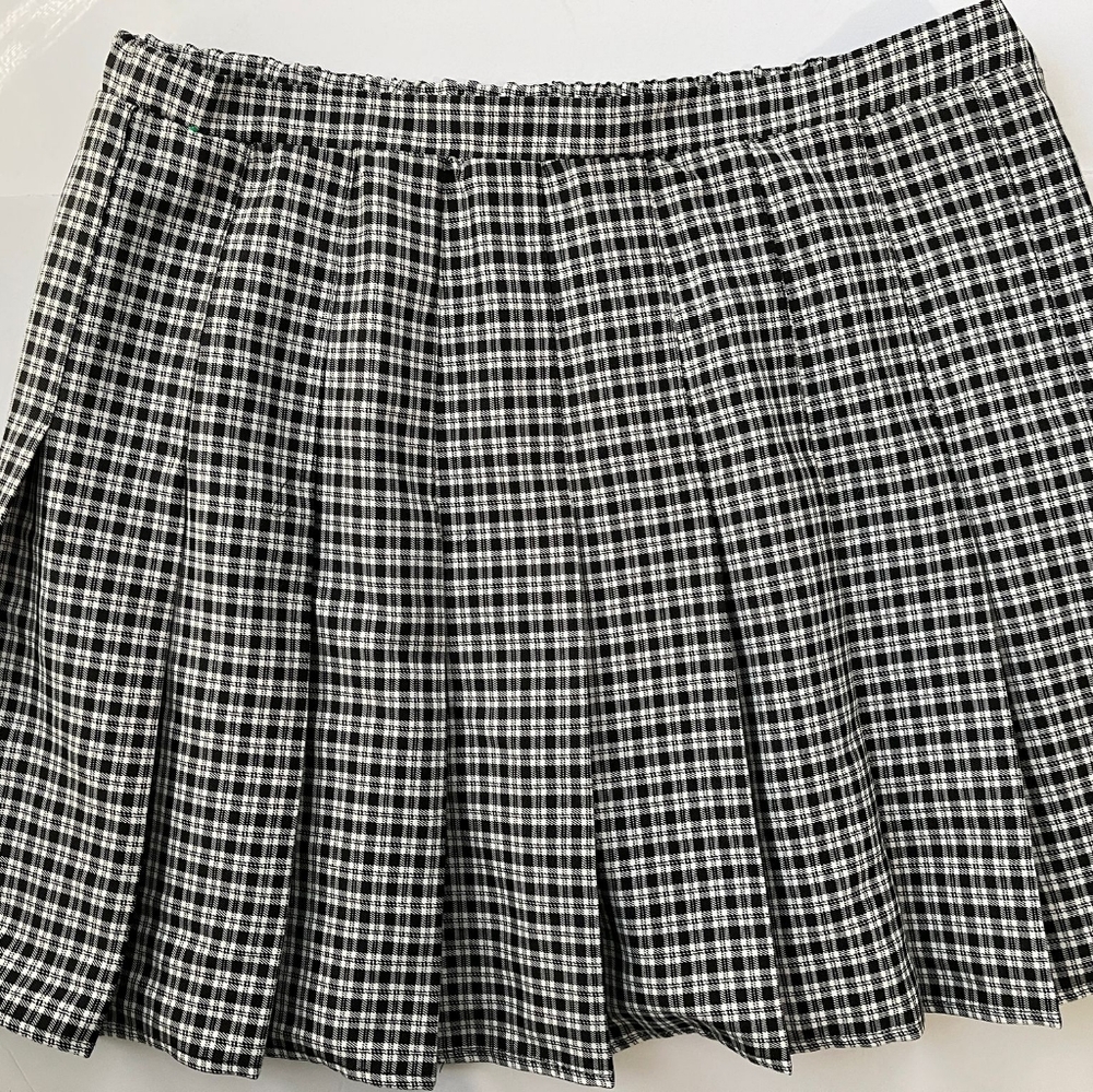 Rewind Pleated Skirt Size XXL